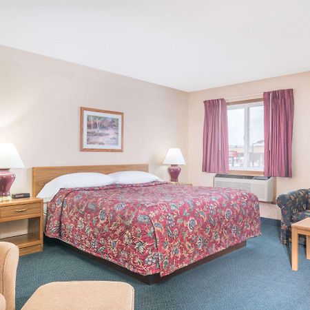 Super 8 By Wyndham Superior Wi Hotel Eksteriør billede