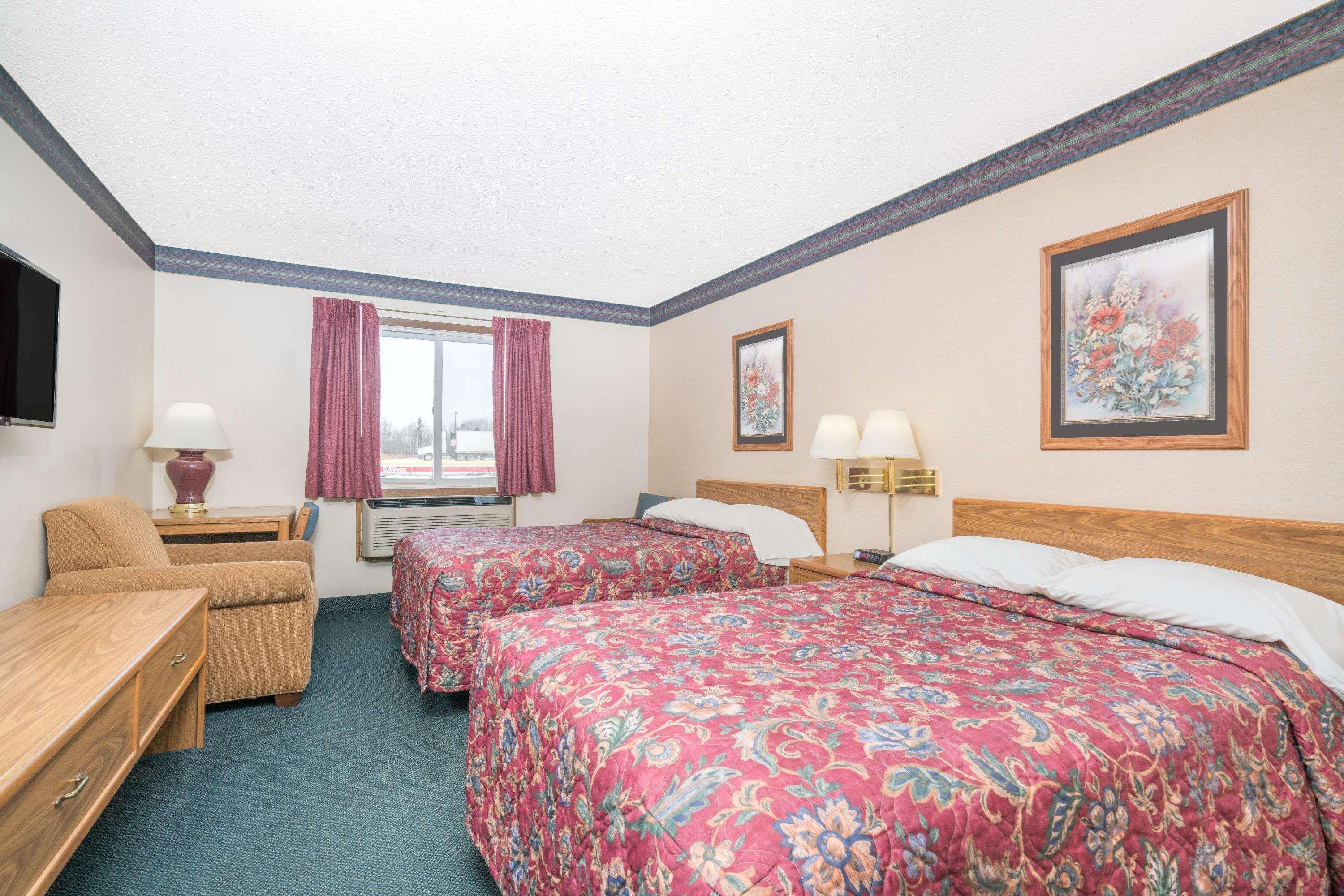 Super 8 By Wyndham Superior Wi Hotel Eksteriør billede