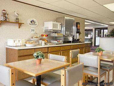 Super 8 By Wyndham Superior Wi Hotel Restaurant billede